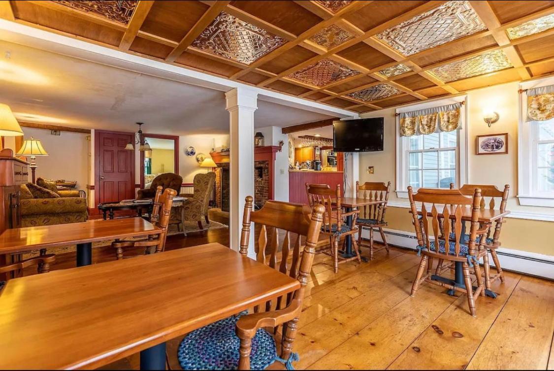 Chester Inn Bagian luar foto