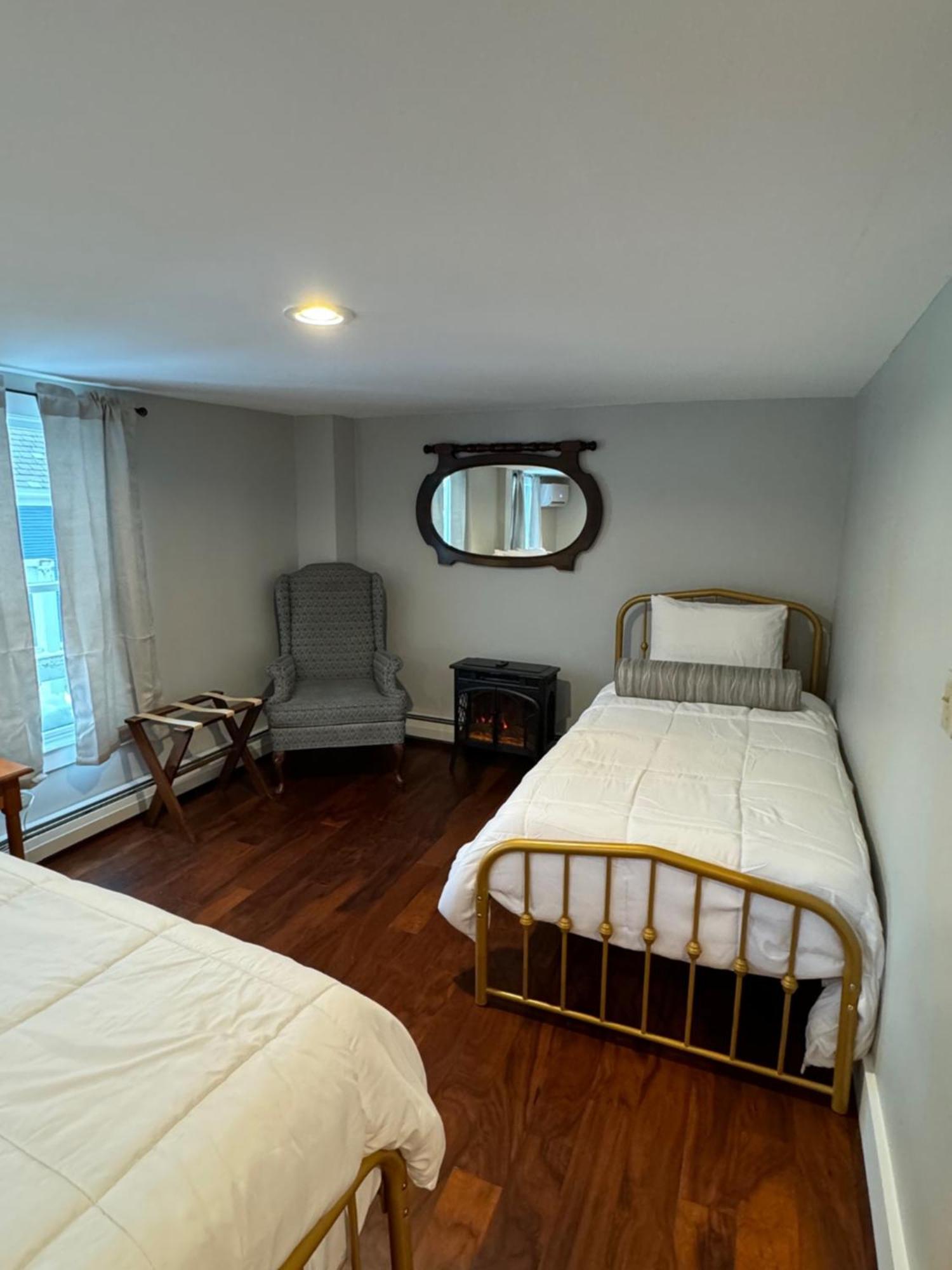 Chester Inn Bagian luar foto
