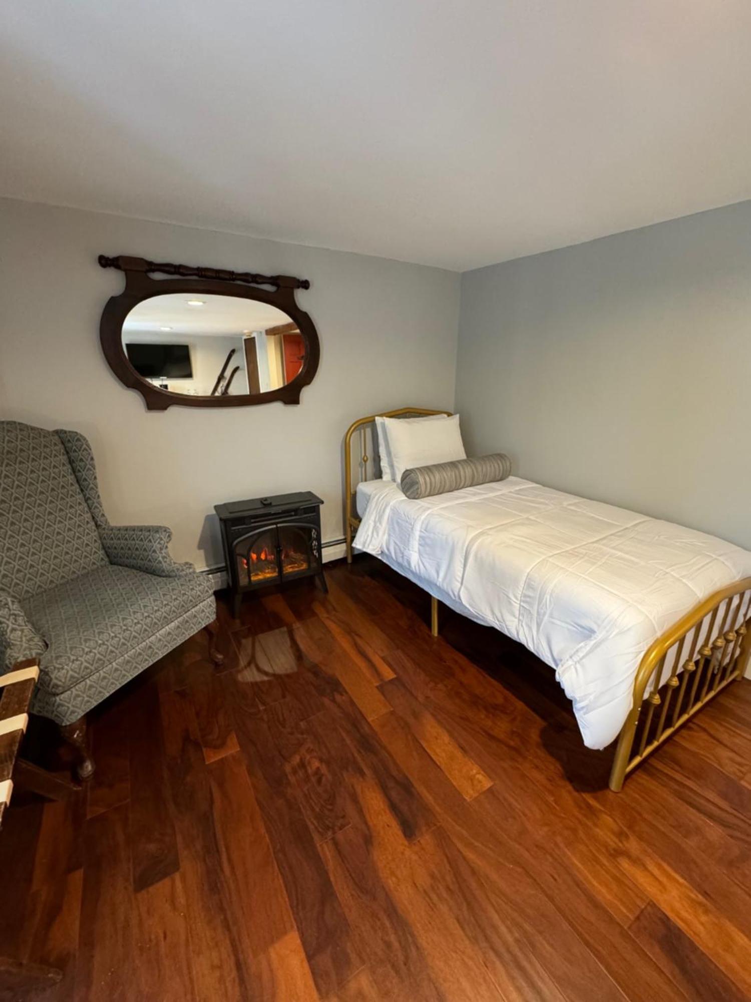 Chester Inn Bagian luar foto