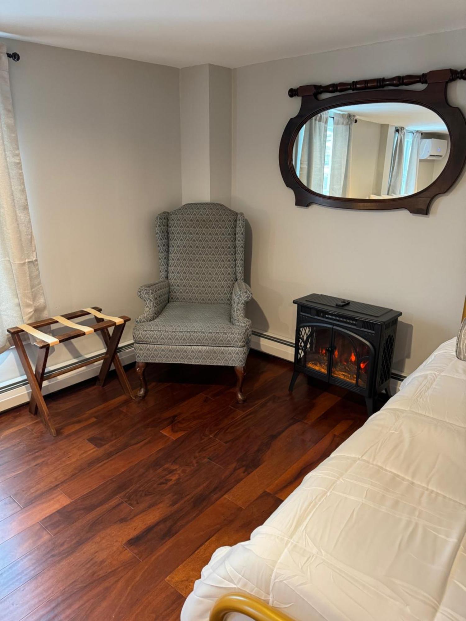 Chester Inn Bagian luar foto