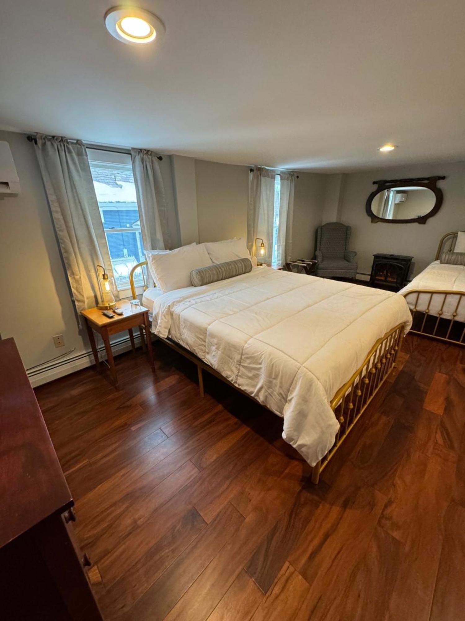 Chester Inn Bagian luar foto