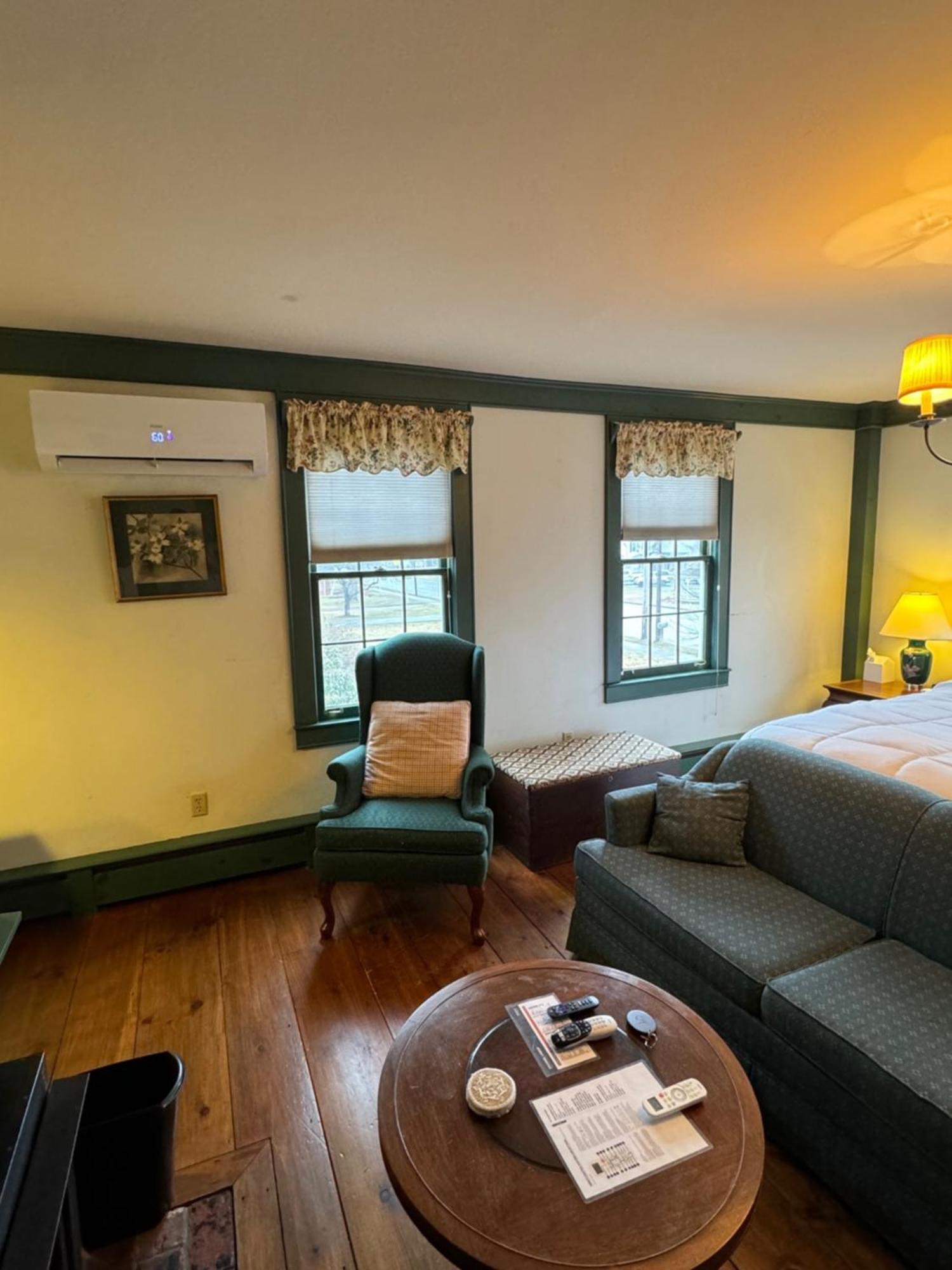 Chester Inn Bagian luar foto