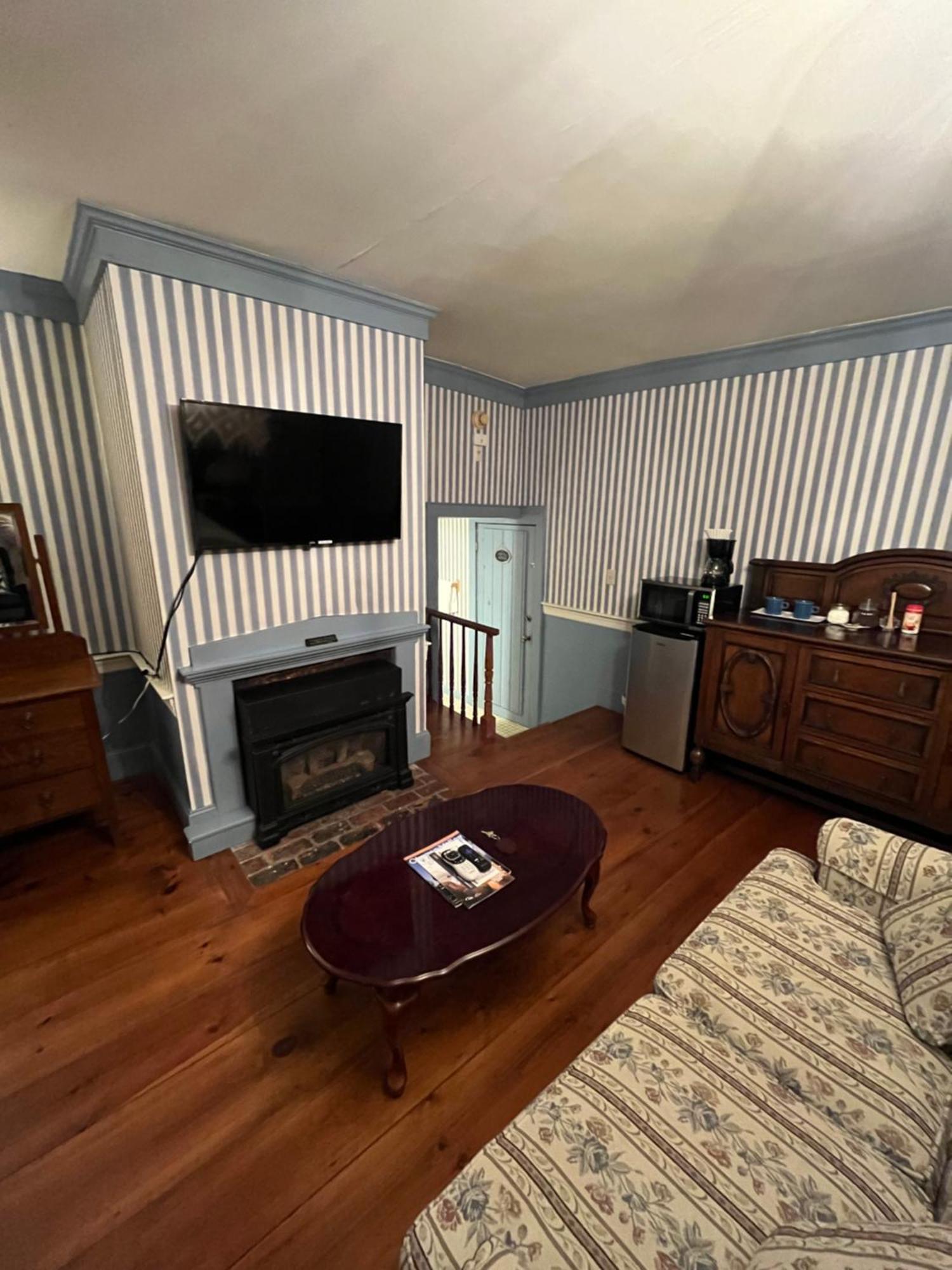 Chester Inn Bagian luar foto